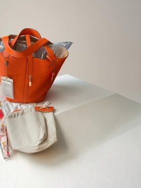 Sadi Women Leather Bucketbag